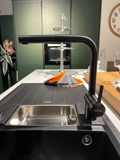 Contur moderne Landhausküche Waldgrün